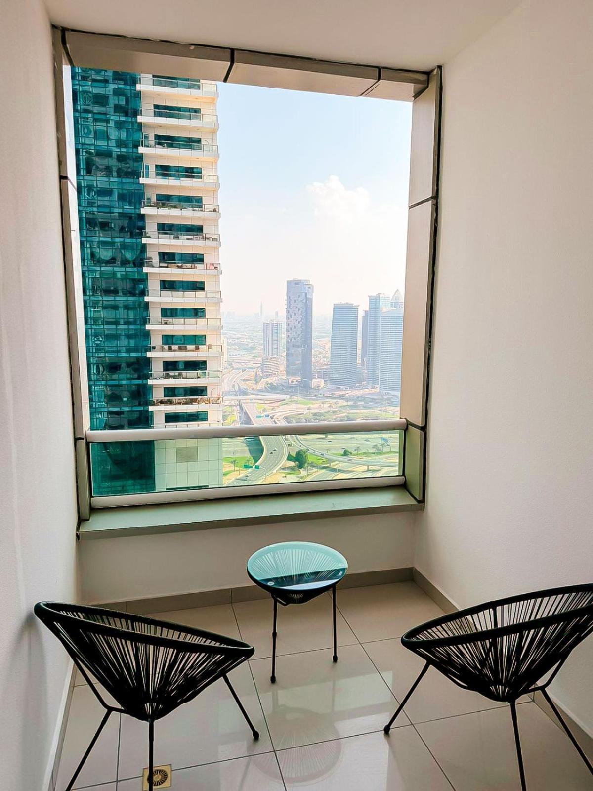 Luxury Modern One Bedroom Apartment At Dubai Marina - Marina Pinnacle Tower Buitenkant foto